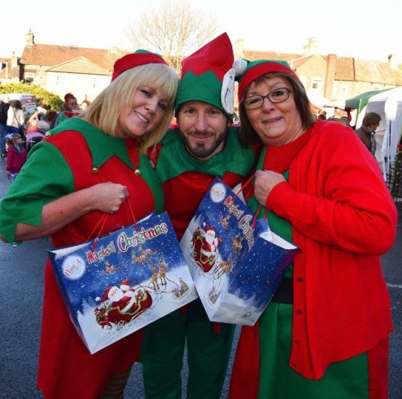 Other image for Hundreds flock to first ever Cudworth Christmas market